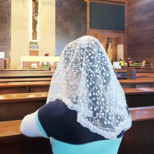 Mantilla Triangle - White
